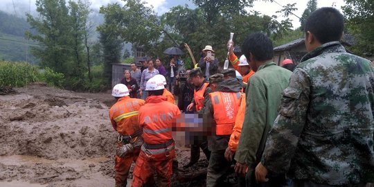 Longsor terjang China, 23 tewas terkubur lumpur