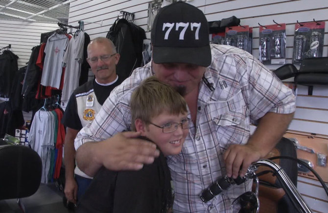 phil mick diantar puluhan biker moge ke sekolah