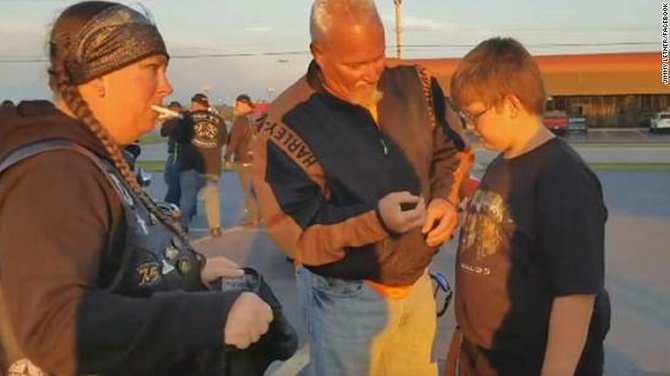 phil mick diantar puluhan biker moge ke sekolah