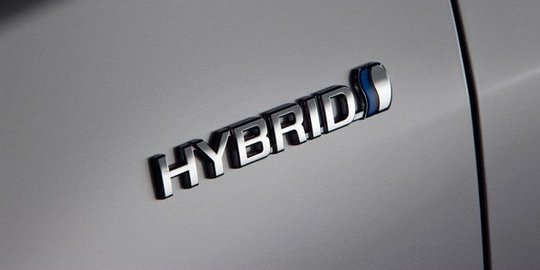 Sebelum mobil listrik, pemerintah diminta kembangkan tipe hybrid
