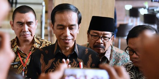 Atasi kebakaran hutan, Jokowi minta Wiranto kumpulkan kepala daerah