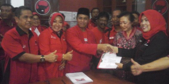 Bawa dukungan 4 DPC PDIP, Bupati Pemalang daftar Cawagub Jateng