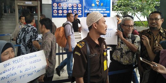 Calon jemaah umrah mengaku kerap diminta uang tambahan First Travel