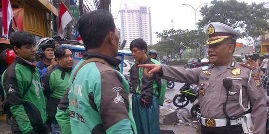 Ojek online dilarang mangkal di trotoar dan bahu Jalan Margonda