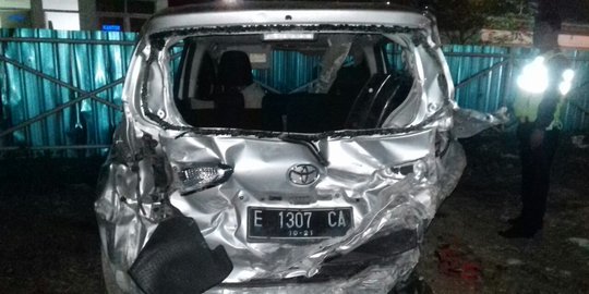 Toyota Sienta terporosok ke parit di Tol Cipali, satu orang tewas