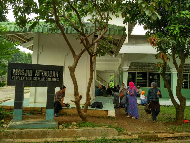 jemaah first travel terlunta lunta