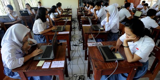 Demo tolak Full Day School nyanyi 'bunuh menterinya' disorot KPAI