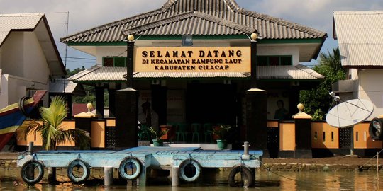 Denyut kehidupan Kampung Laut Cilacap