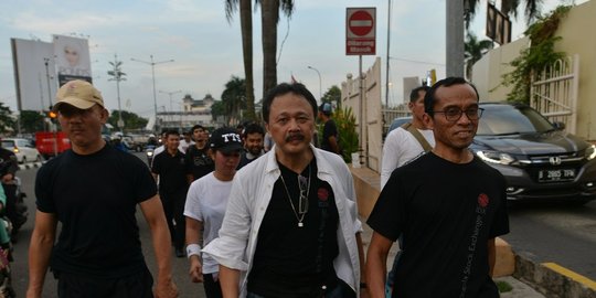 dan masuknya perusahaan raksasa ke daerah