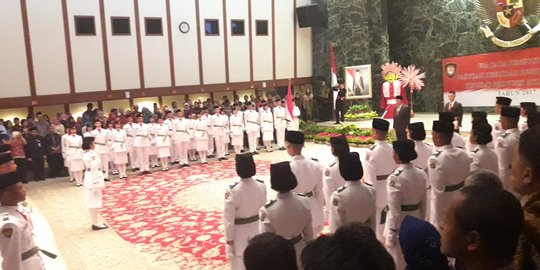 Djarot kukuhkan 70 anggota Paskibraka DKI Jakarta