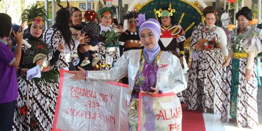 Aksi napi Lapas Sukun lomba fashion show HUT Kemerdekaan RI