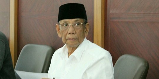 Hasyim Muzadi dan Bagir Manan terima bintang kehormatan dari Jokowi