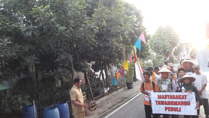 warga tawangmangu longmarch temui ganjar