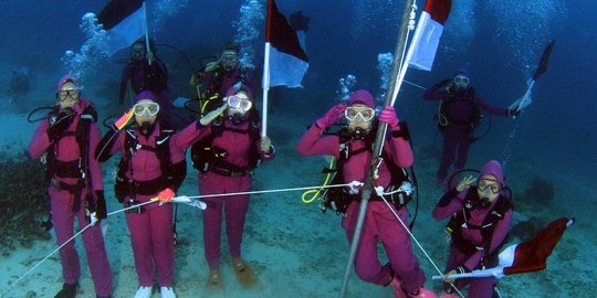 Tri Suswati, istri Kapolri Tito tak bisa berenang tapi hobi diving