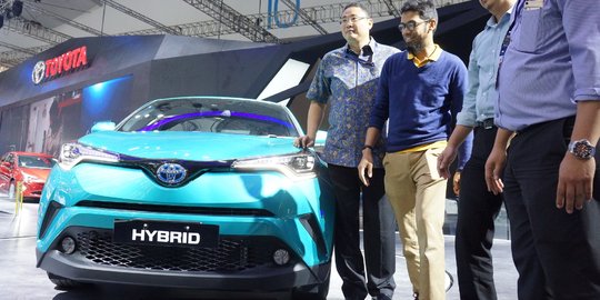 Toyota akan pasarkan Mobil Hybrid Murah lewat C-HR