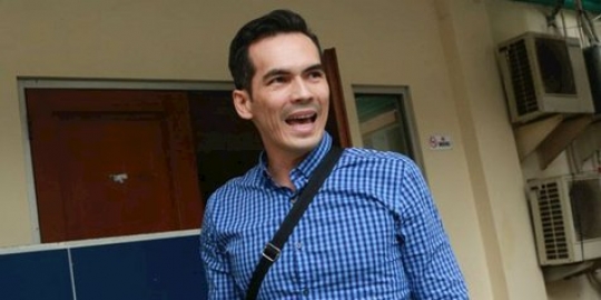 Fakta persidangan, Atalarik Syach disebut biseksual 