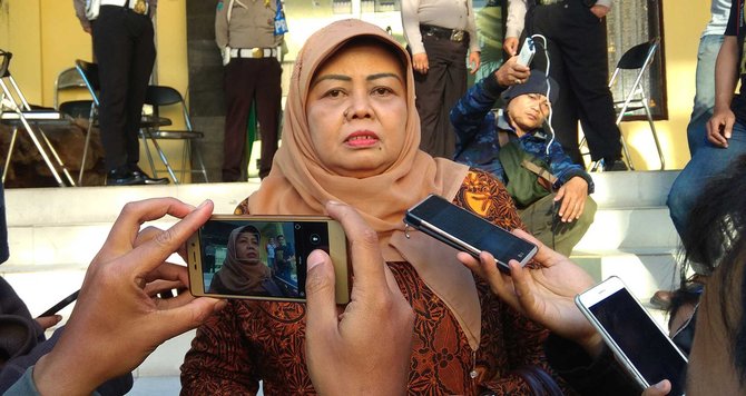 anggota fraksi golkar rahayu sugiarti