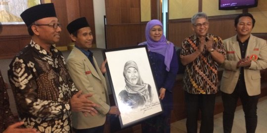 Tunggu momen ini, Khofifah baru lapor presiden maju Pilgub Jatim