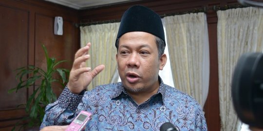 Fahri nilai Full day School bisa hindari anak kecanduan main gadget