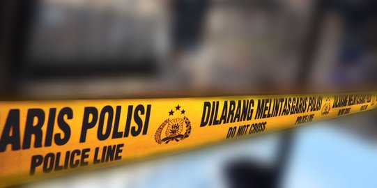 Paket isi bahan peledak tergeletak di pintu kantor Bupati Sumbawa