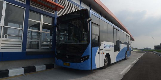 Khusus HUT RI ke-72, naik Transjakarta gratis