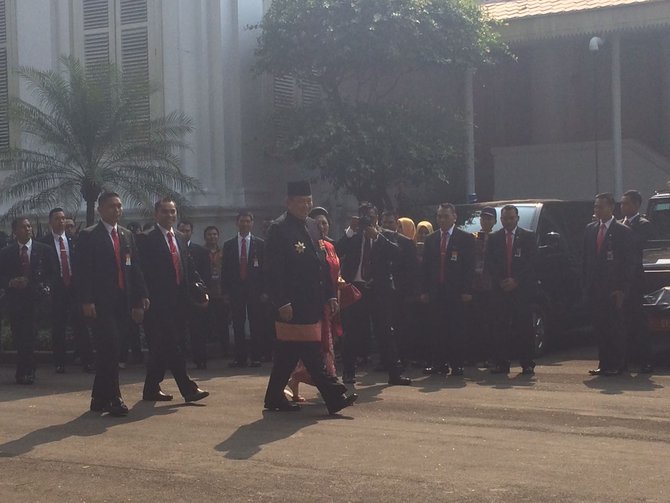 sby dan ani hadiri hut ri di istana