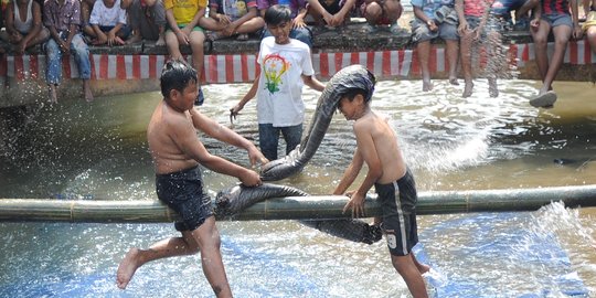 Keseruan anak-anak ikut lomba 17 Agustus