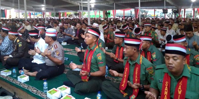 Bersama TNI/Polri, ribuan umat Islam Palembang baca 