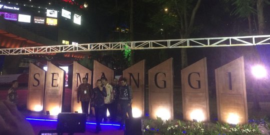 Resmikan Simpang Susun Semanggi, Jokowi puji Ahok dan Djarot