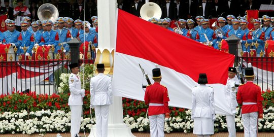 Merobek bendera pusaka