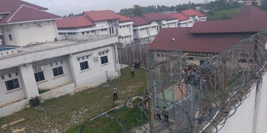 Jenguk saudara di Rutan Pekanbaru, ibu rumah tangga kantongi sabu
