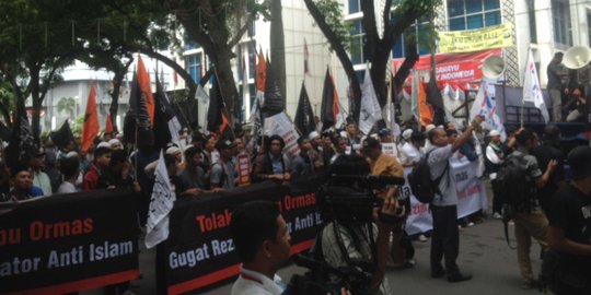 Tolak Perppu Ormas, massa long march dari Masjid Agung ke DPRD Sumut