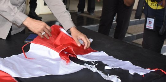 Geger ulah pengajar Ponpes mengaku anti-NKRI dan bakar umbul-umbul merah putih