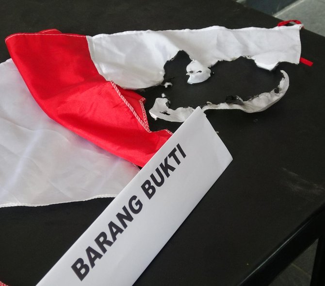 barang bukti kasus pengurus ponpes bakar umbul umbul merah putih