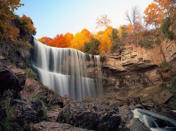 satu dari sekian banyak air terjun di hamilton