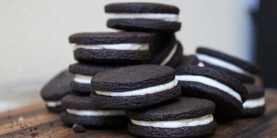 [Resep] Bikin sendiri biskuit Oreo dengan berbagai variasi krim