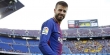 Video: Kelewat nyantai saat latihan, Pique ditegur Valverde