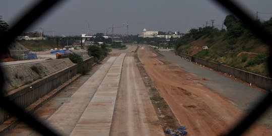 Memantau progres pembangunan seksi II Tol Cijago