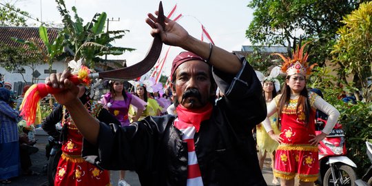 Meriahnya karnaval 'Persatuan dan Kesatuan' Desa Banjarsari, Malang
