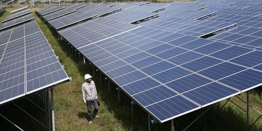 Pesatnya pembangkit listrik tenaga surya di Thailand