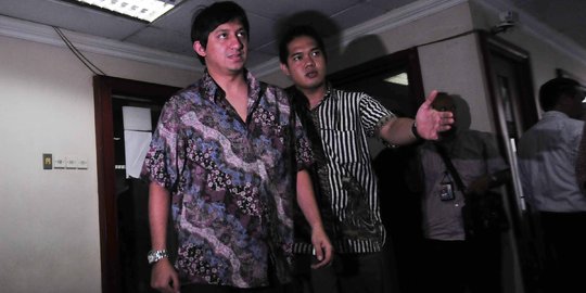 Lewat pesan BBM, Fahd konfirmasi penyerahan uang ke Priyo Budi