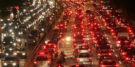 Pembatasan motor diperluas, Pemprov DKI minta gedung buka pintu belakang