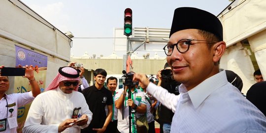 Tenda di Mina dipasang lampu merah-hijau penanda jadwal lontar jumrah