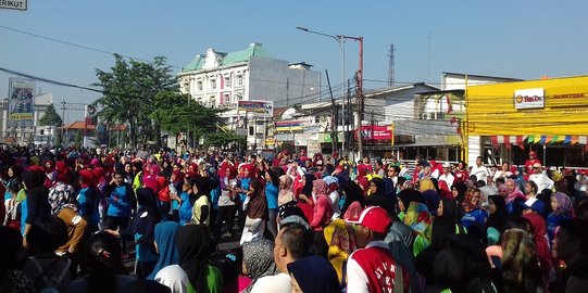 Pertama kali diberlakukan, CFD Buncit dipenuhi warga berolahraga