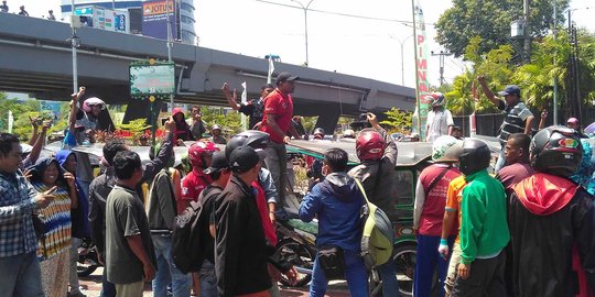 Ratusan tukang becak motor di Makassar demo, keluhkan putusan MA