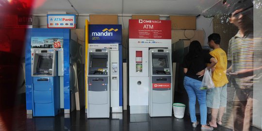 Dampak gangguan satelit Telkom, penarikan ATM gratis hingga biaya Rp 70 M