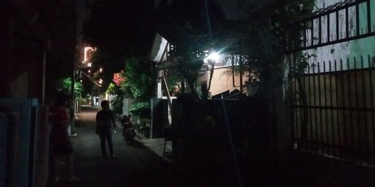 Air hujan yang mengguyur satu rumah di Tebet rasanya seperti zamzam