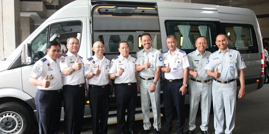 Kemenhub terima hibah kendaraan operasional Mercedes Benz dari Jasa Raharja