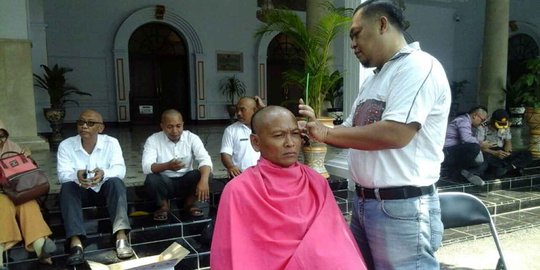 PNS Kota Tegal cukur gundul setelah wali kota ditangkap KPK