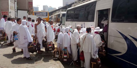 Jemaah haji Indonesia mulai berangkat ke Arafah